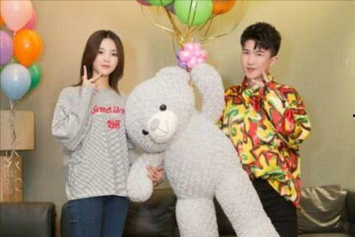 娱乐圈吃瓜小将,揭秘吃瓜小将的瓜田奇遇记  第3张